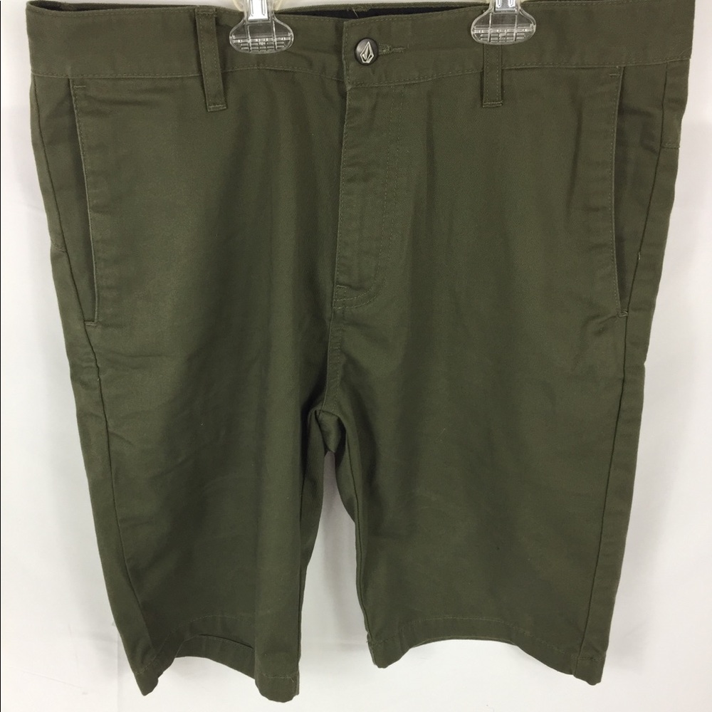 Men’s modern tapered fit volcom shorts